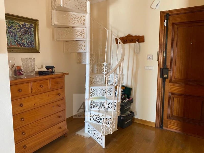 5 bedroom Apartment for rent in Alora with pool - € 950 (Ref: 7665995)