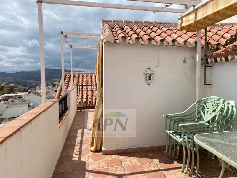 5 bedroom Apartment for rent in Alora with pool - € 950 (Ref: 7665995)