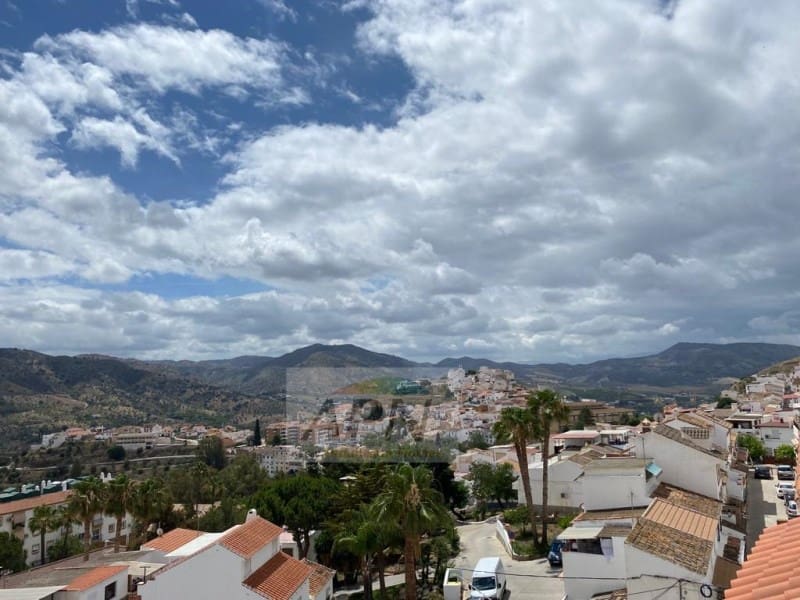 5 bedroom Apartment for rent in Alora with pool - € 950 (Ref: 7665995)