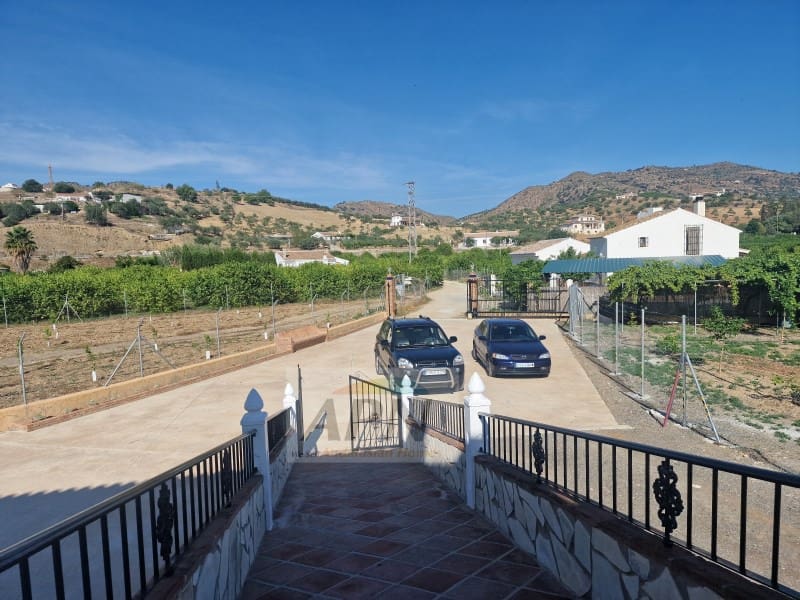 3 sovrum Finca/Hus på landet att hyra i Alora med pool - 1 500 € (Ref: 7811512)