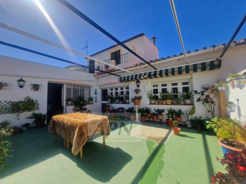 5 soveværelse Byhus til salg i Carratraca - € 465.000 (Ref: 8169133)