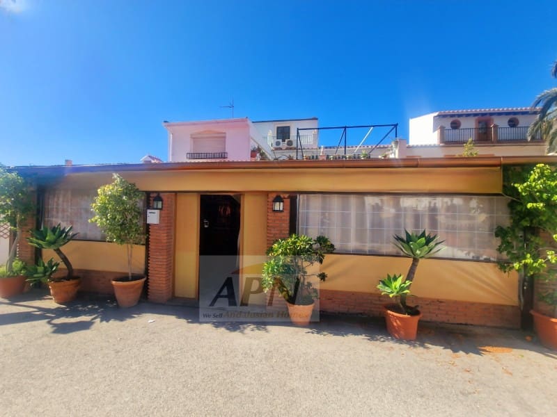 5 soveværelse Byhus til salg i Carratraca - € 465.000 (Ref: 8169133)