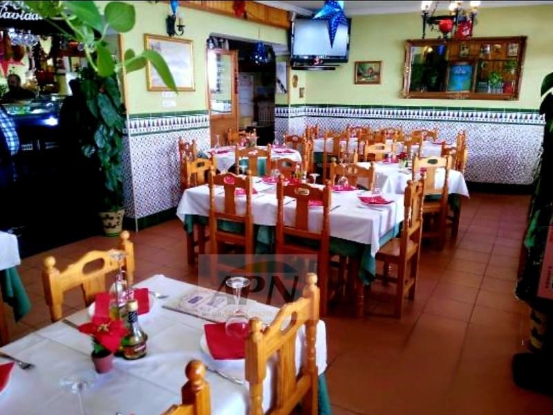 5 soveværelse Byhus til salg i Carratraca - € 465.000 (Ref: 8169133)