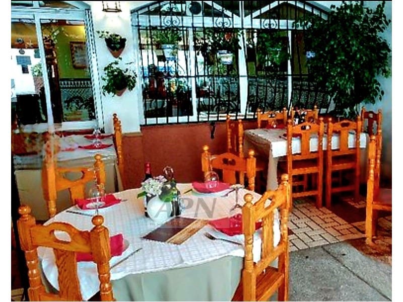 5 soveværelse Byhus til salg i Carratraca - € 465.000 (Ref: 8169133)