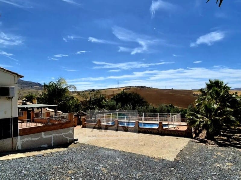 3 soveværelse Finca/Landehus til salg i Alora med swimmingpool - € 250.000 (Ref: 8466635)