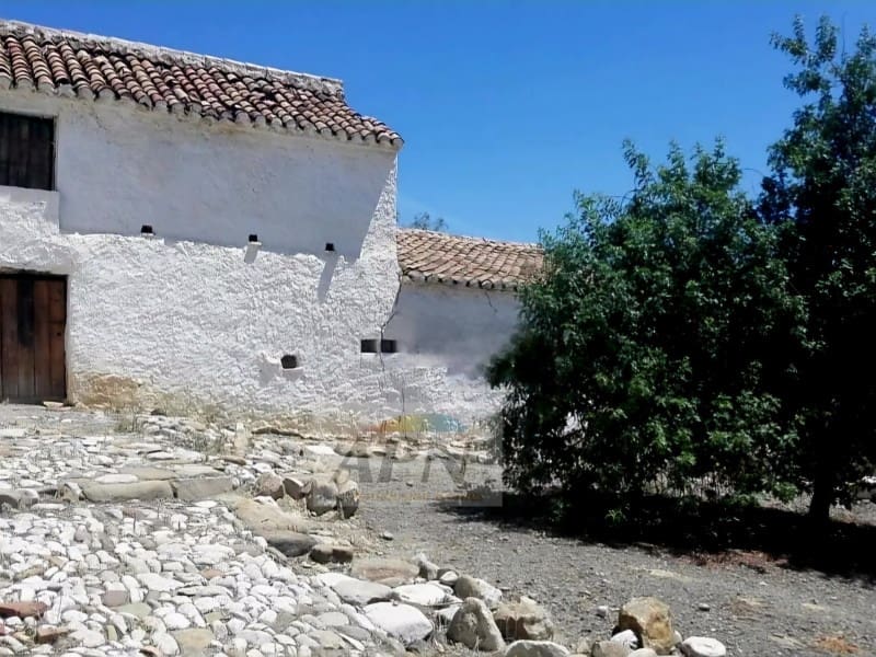 3 soveværelse Finca/Landehus til salg i Alora med swimmingpool - € 250.000 (Ref: 8466635)