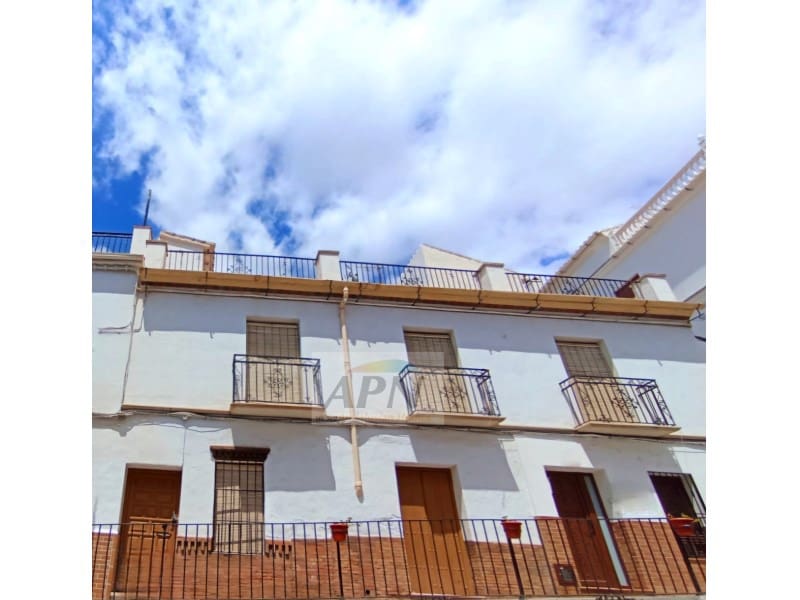6 bedroom Townhouse for sale in Alora - € 140,000 (Ref: 8497424)