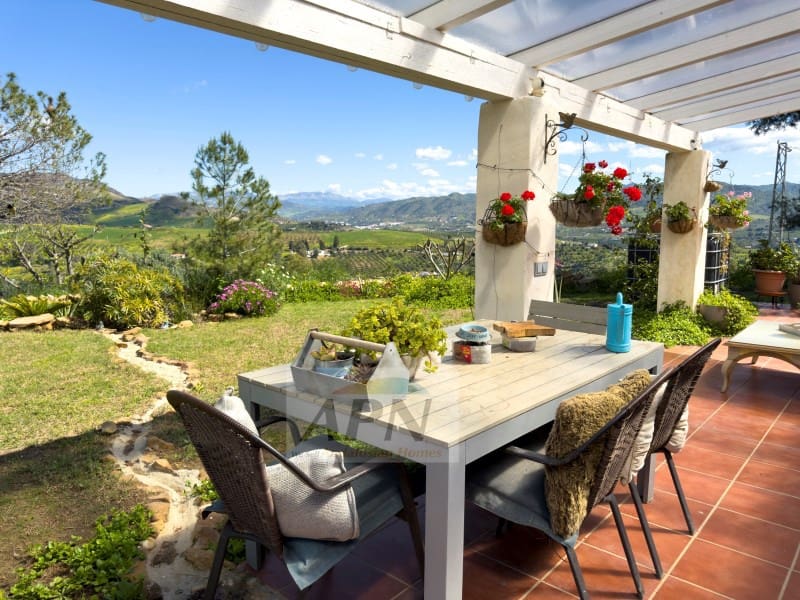 3 slaapkamer Finca/Landhuis te koop in Pizarra - € 390.000 (Ref: 8944253)