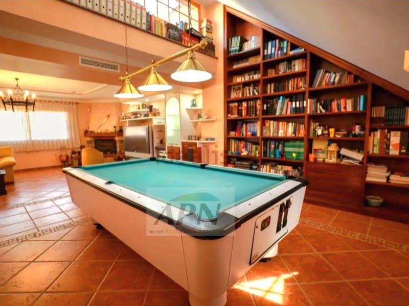 4 soveværelse Byhus til salg i Pizarra med swimmingpool garage - € 740.000 (Ref: 8968702)