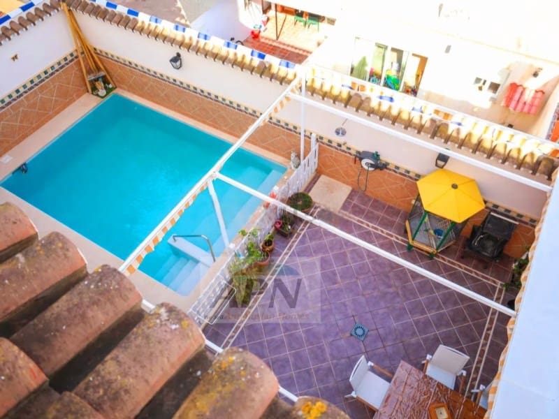 4 soveværelse Byhus til salg i Pizarra med swimmingpool garage - € 740.000 (Ref: 8968702)