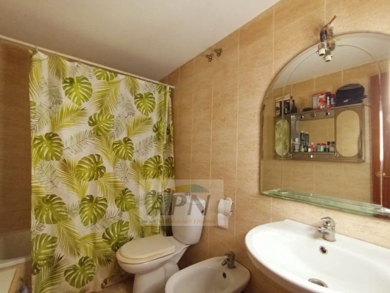 5 bedroom Townhouse for sale in Pizarra - € 215,000 (Ref: 8981165)