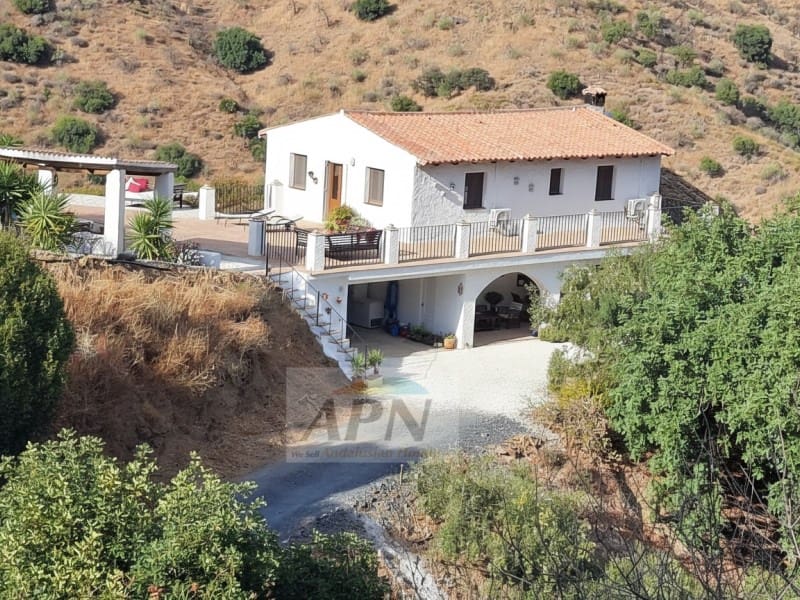 3 bedroom Finca/Country House for sale in Alora - € 399,000 (Ref: 9306399)