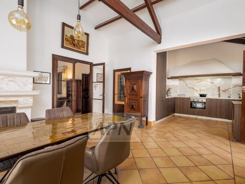 4 soveværelse Finca/Landehus til salg i Moron de la Frontera - € 795.000 (Ref: 9396582)