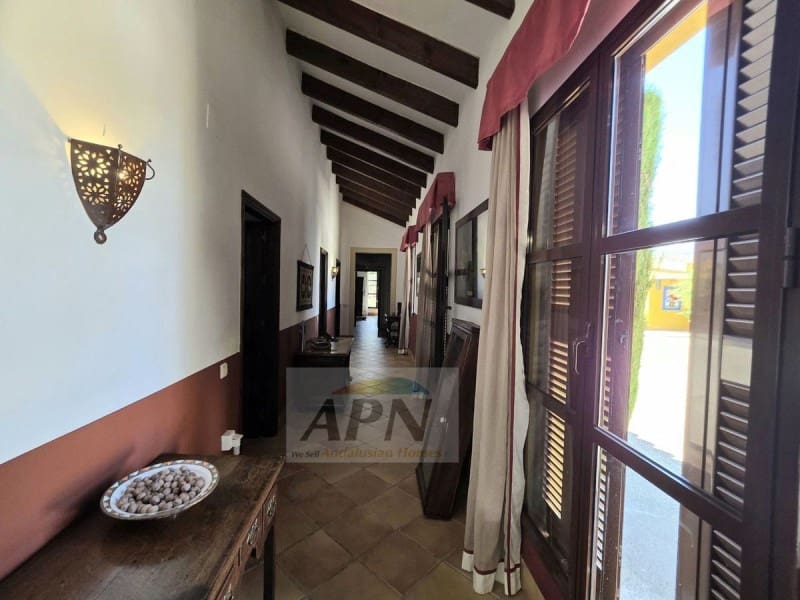 4 soveværelse Finca/Landehus til salg i Moron de la Frontera - € 795.000 (Ref: 9396582)