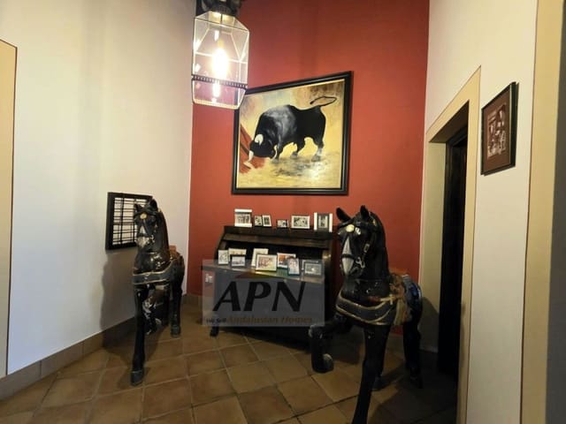 4 bedroom Finca/Country House for sale in Morón de la Frontera - € 795,000 (Ref: 9396582)