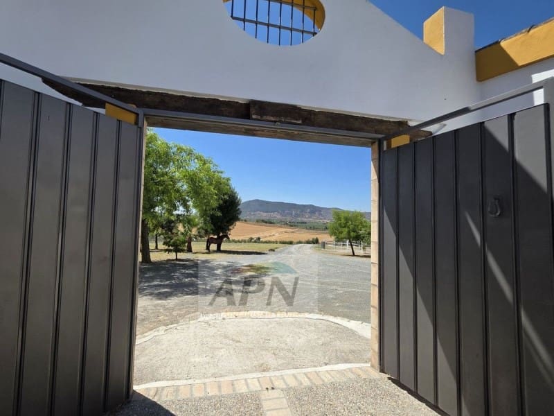 4 soveværelse Finca/Landehus til salg i Moron de la Frontera - € 795.000 (Ref: 9396582)