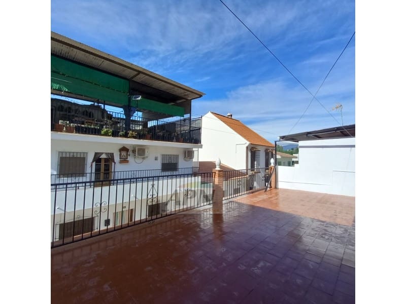 2 bedroom Townhouse for sale in Pizarra - € 178,000 (Ref: 9683457)