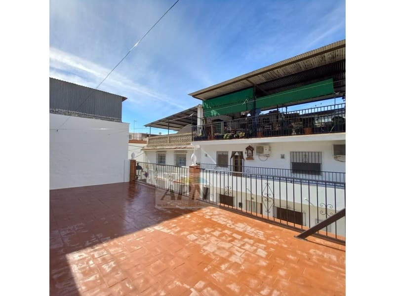 2 bedroom Townhouse for sale in Pizarra - € 178,000 (Ref: 9683457)