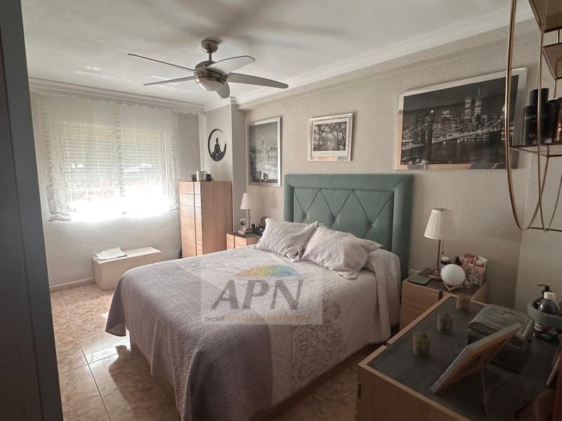 4 soveværelse Lejlighed til salg i Malaga by - € 390.000 (Ref: 9732014)