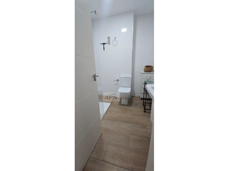 4 bedroom Apartment for rent in Alora - € 900 (Ref: 9820321)