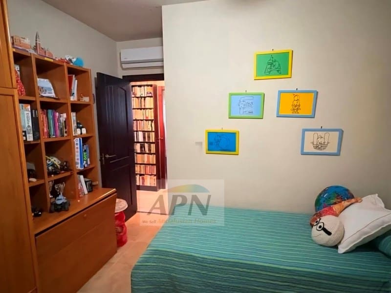 5 bedroom Townhouse for sale in Pizarra - € 340,000 (Ref: 9871673)