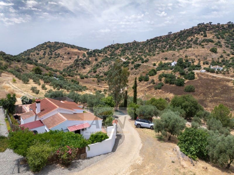 3 slaapkamer Finca/Landhuis te koop in Alora - € 440.000 (Ref: 9949475)