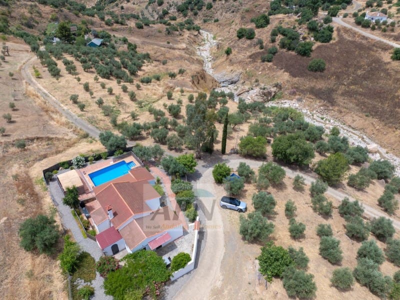 3 slaapkamer Finca/Landhuis te koop in Alora - € 440.000 (Ref: 9949475)