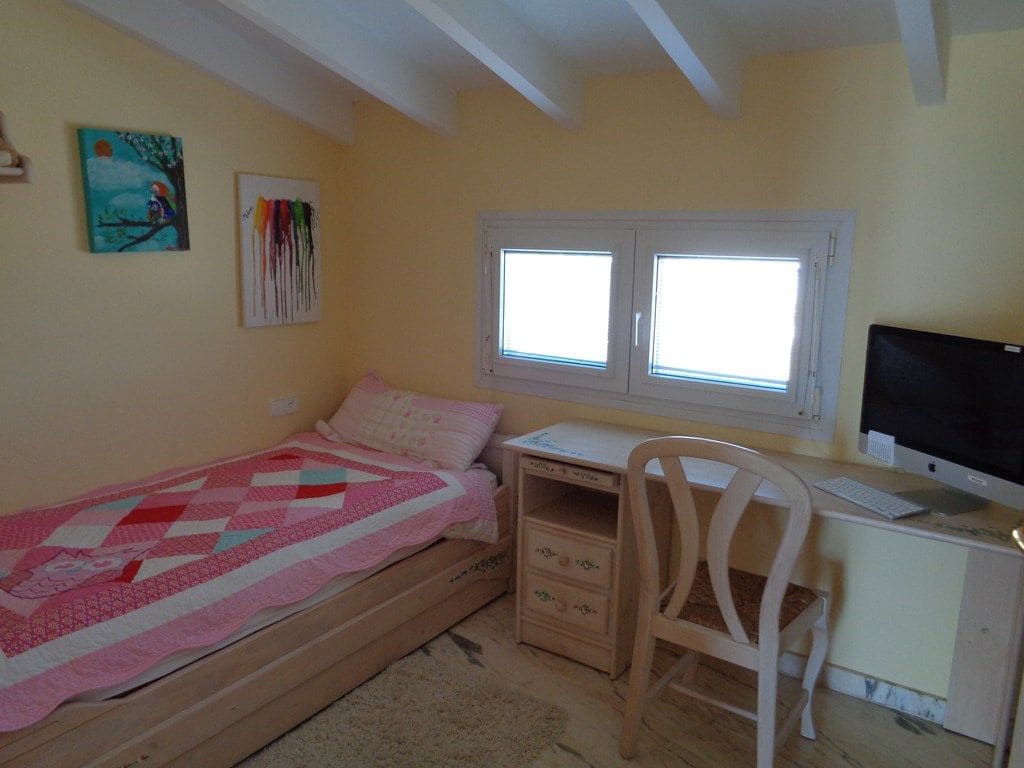 5 soveværelse Villa til salg i Ambolo med swimmingpool garage - € 990.000 (Ref: 9787507)