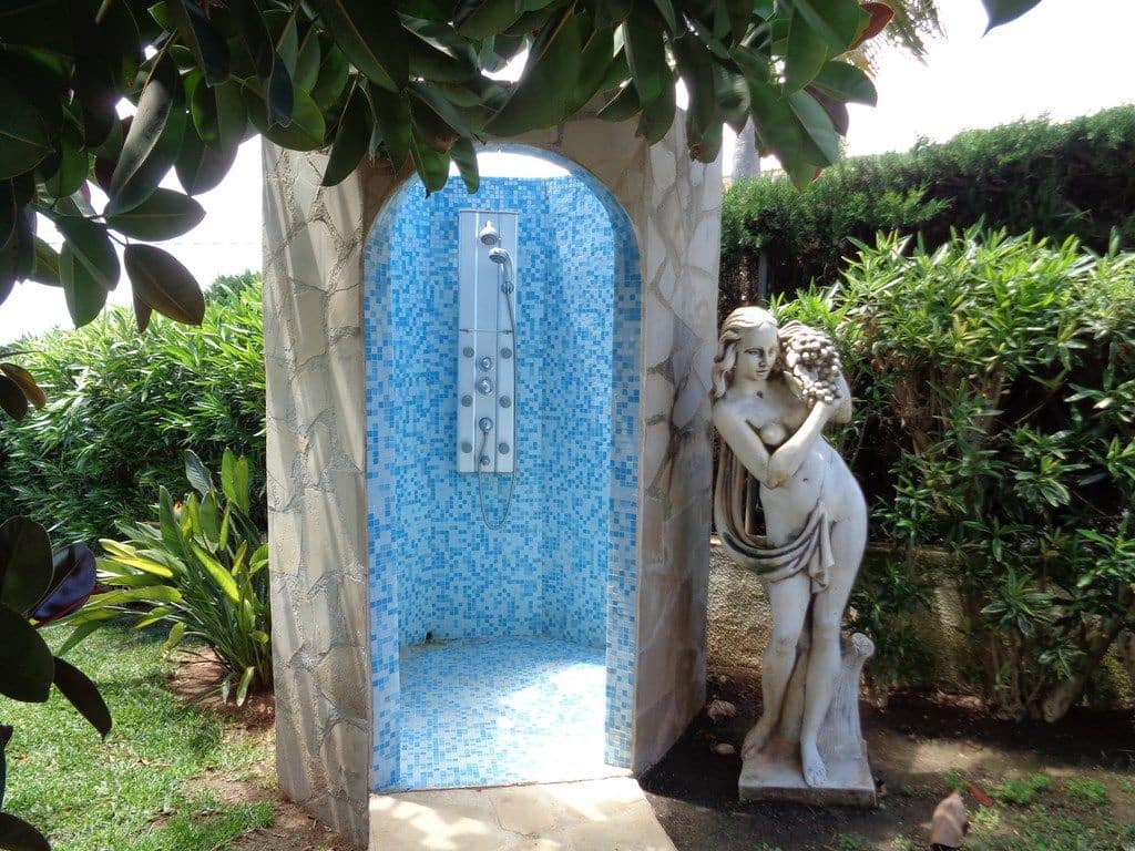 5 soveværelse Villa til salg i Ambolo med swimmingpool garage - € 990.000 (Ref: 9787507)