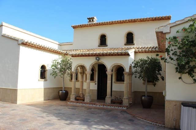 Chalet de 7 habitaciones en Montgó - Ermita, Javea / Xàbia en venta con piscina garaje - 1.200.000 € (Ref: 9787509)