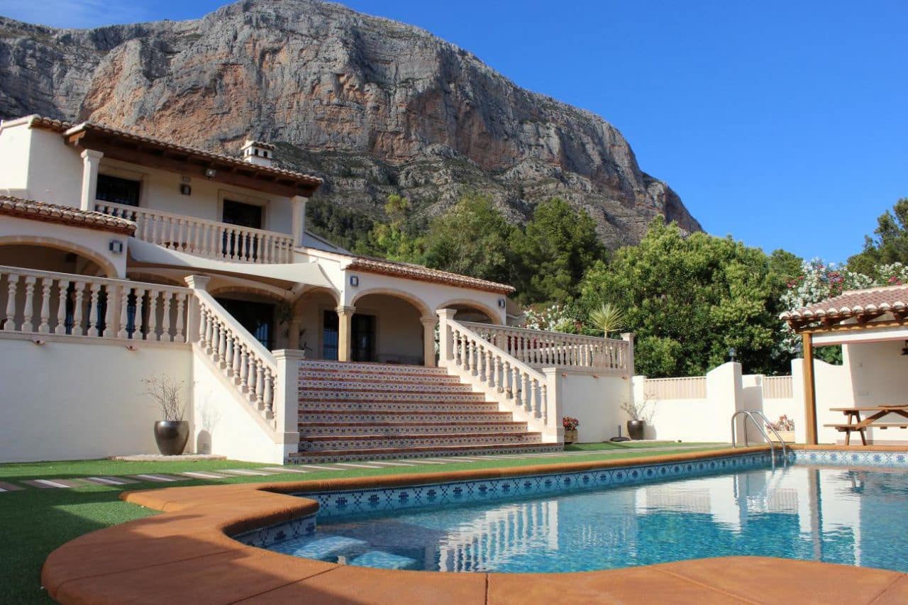 Chalet de 7 habitaciones en Javea / Xàbia en venta con piscina garaje - 1.200.000 € (Ref: 9787509)