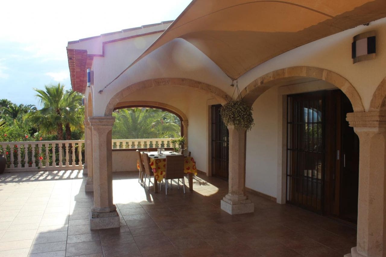 Chalet de 7 habitaciones en Javea / Xàbia en venta con piscina garaje - 1.200.000 € (Ref: 9787509)