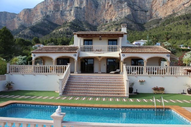 Chalet de 7 habitaciones en Montgó - Ermita, Javea / Xàbia en venta con piscina garaje - 1.200.000 € (Ref: 9787509)