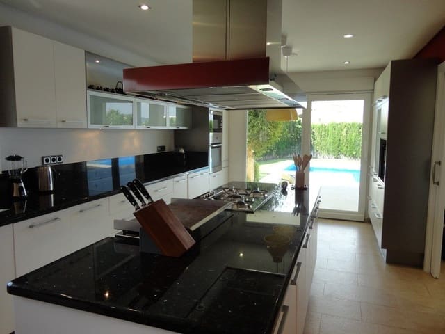 4 sypialnia Willa na sprzedaż w Javea / Xàbia z basenem garażem - 980 000 € (Ref: 9787525)
