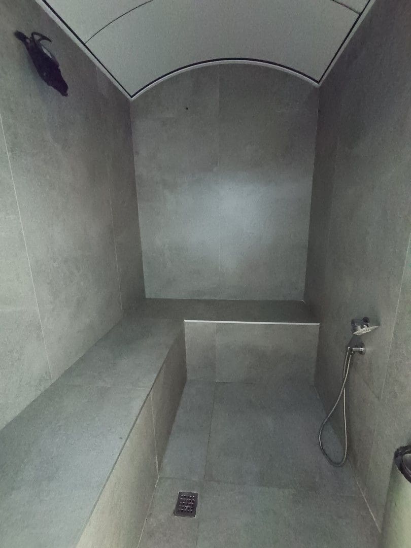 3 makuuhuone Huoneisto myytävänä paikassa Arenal mukana uima-altaan 
autotalli - 475 000 € (Ref: 9788116)