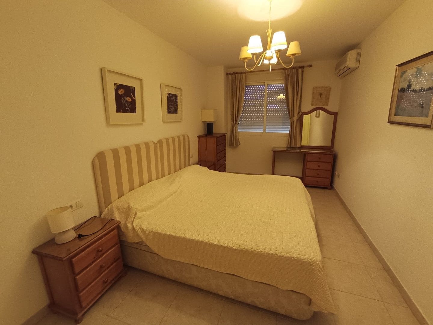 3 makuuhuone Huoneisto myytävänä paikassa Arenal mukana uima-altaan 
autotalli - 475 000 € (Ref: 9788116)