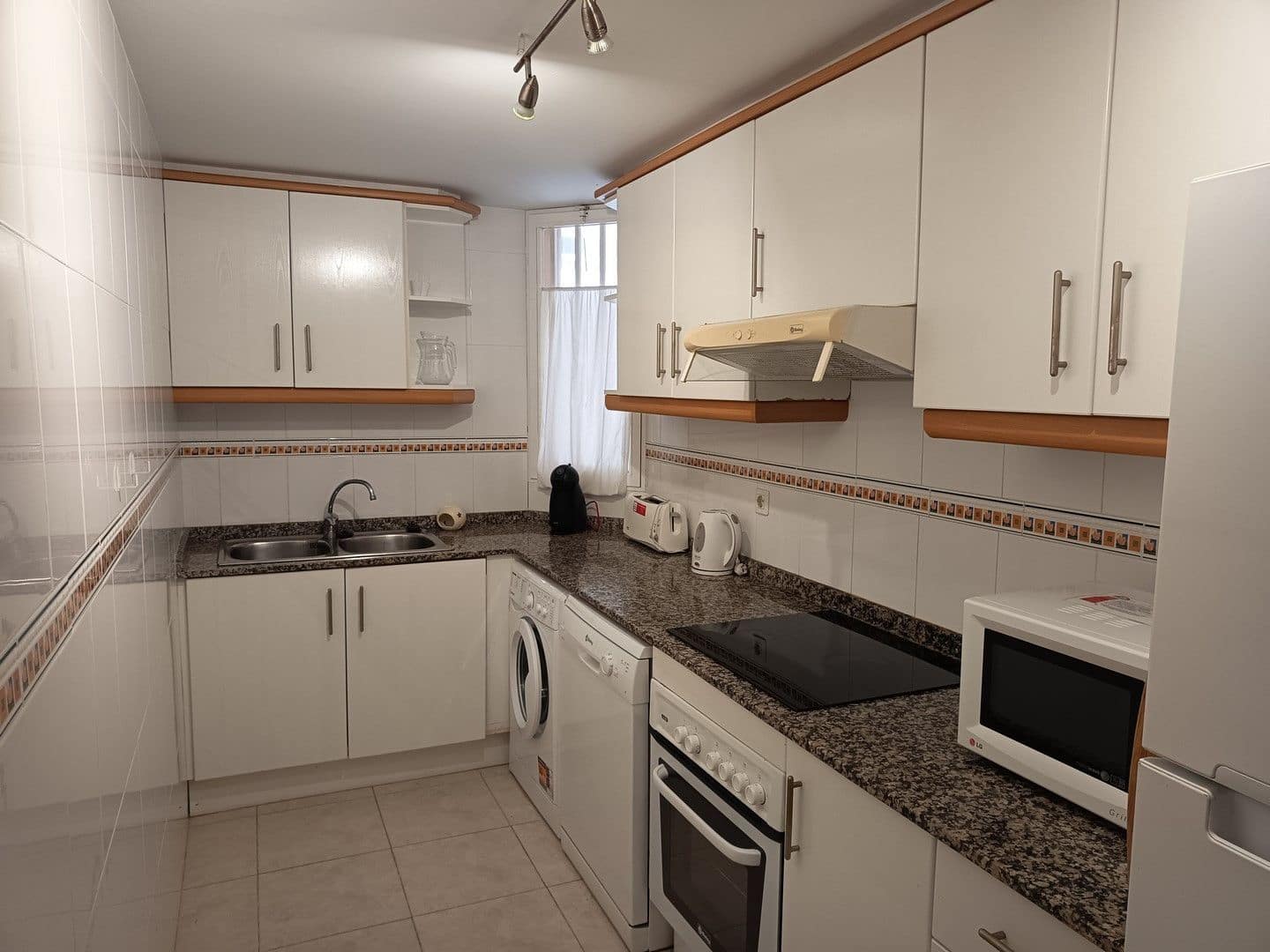 3 makuuhuone Huoneisto myytävänä paikassa Arenal mukana uima-altaan 
autotalli - 475 000 € (Ref: 9788116)