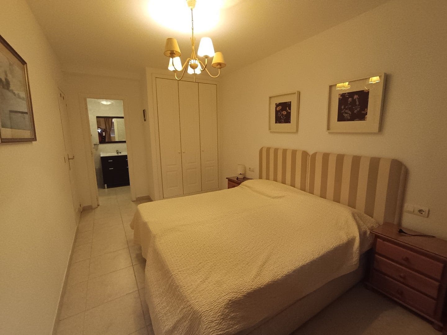 3 makuuhuone Huoneisto myytävänä paikassa Arenal mukana uima-altaan 
autotalli - 475 000 € (Ref: 9788116)