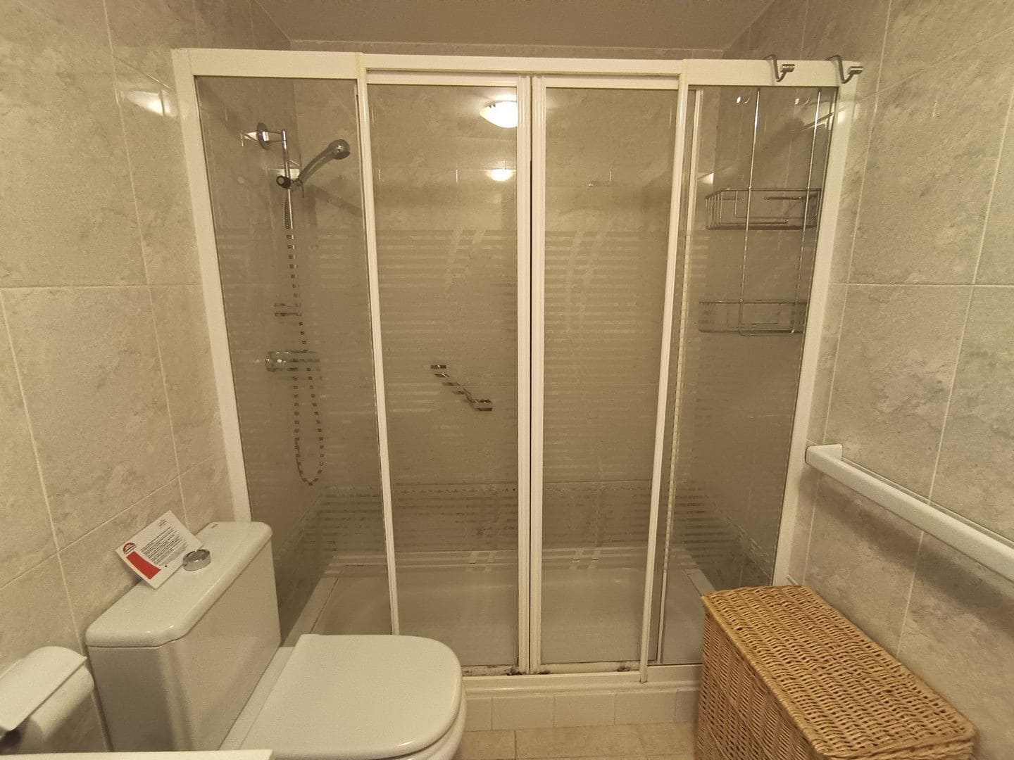 3 makuuhuone Huoneisto myytävänä paikassa Arenal mukana uima-altaan 
autotalli - 475 000 € (Ref: 9788116)