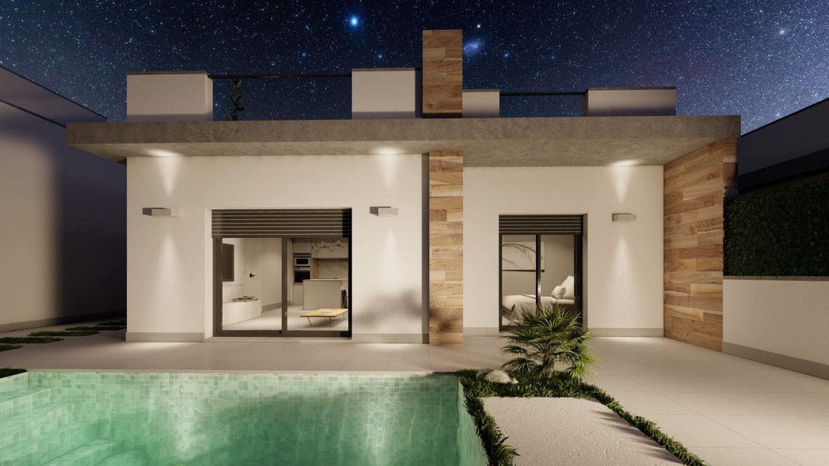 Chalet de 3 habitaciones en Roldan en venta con piscina - 416.900 € (Ref: 10005796)