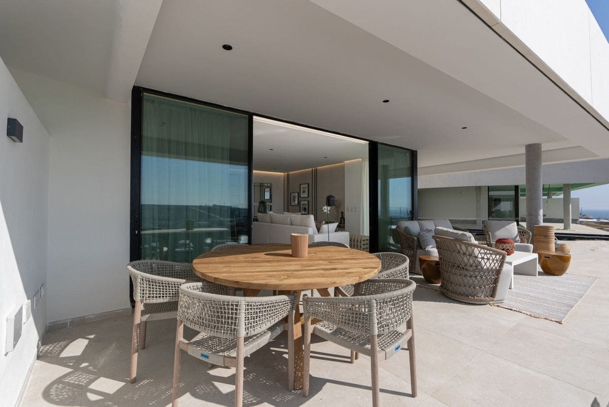 4 chambre Appartement à vendre à Estepona avec piscine - 912 073 € (Ref: 10005802)