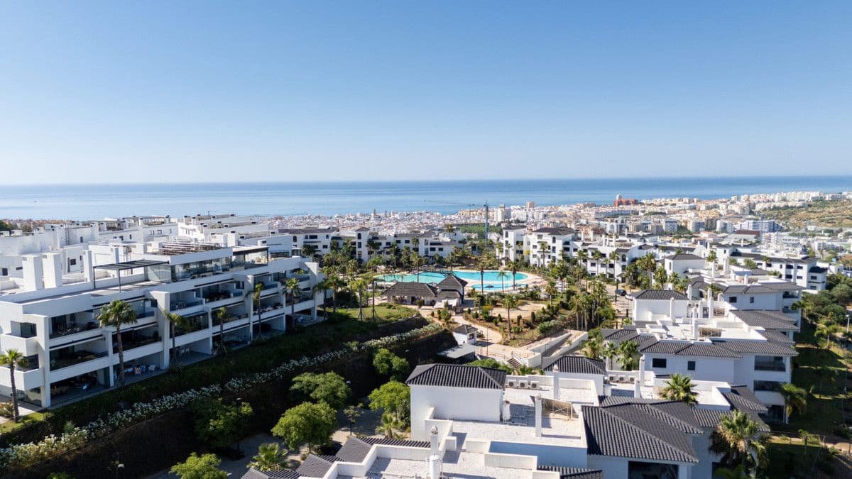 4 chambre Appartement à vendre à Estepona avec piscine - 912 073 € (Ref: 10005802)