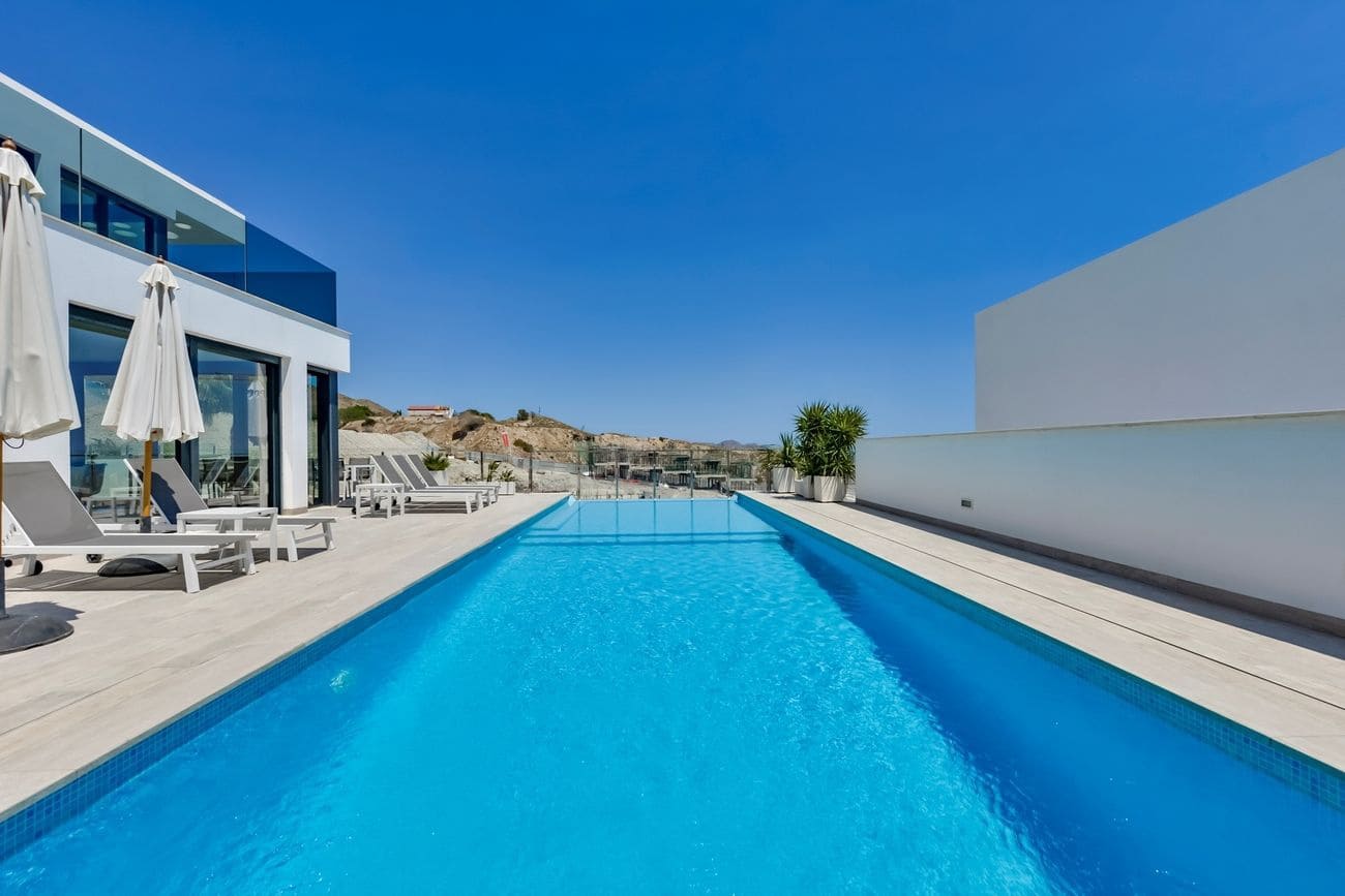 5 makuuhuone Huvila myytävänä paikassa La Villajoyosa / Vila Joiosa - 975 000 € (Ref: 10005815)