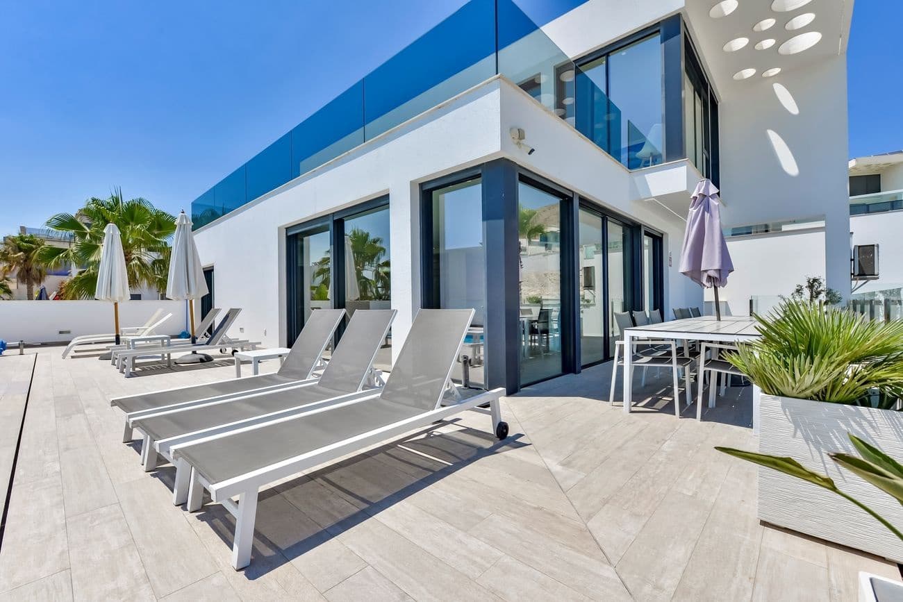 5 makuuhuone Huvila myytävänä paikassa La Villajoyosa / Vila Joiosa - 975 000 € (Ref: 10005815)