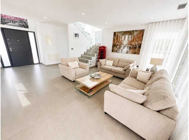 Chalet de 5 habitaciones en Mar Menor Golf Resort, Torre-Pacheco en venta - 1.025.000 € (Ref: 10005816)