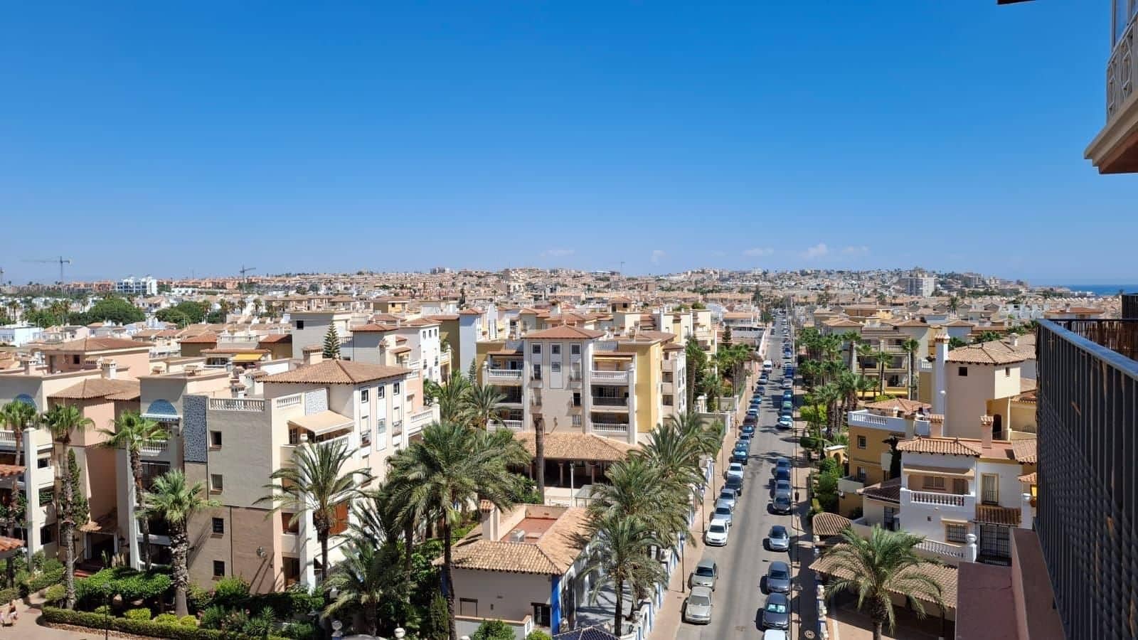 2 bedroom Apartment for sale in Torrevieja with pool - € 254,000 (Ref: 10005821)