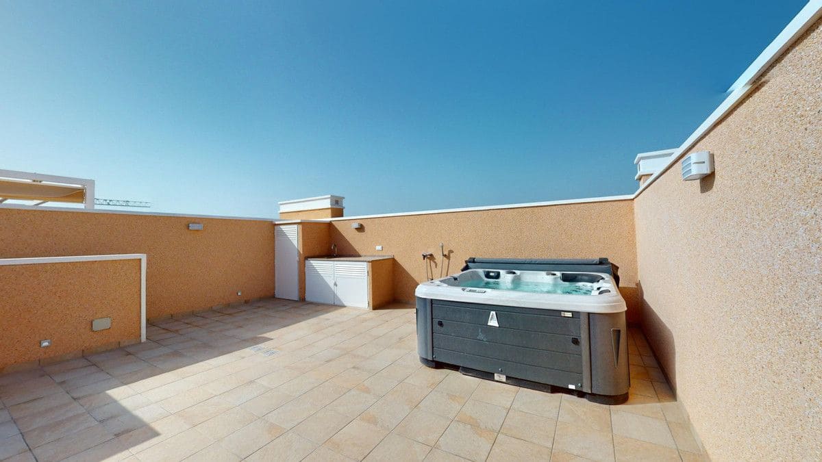 Apartamento de 3 habitaciones en Pilar de la Horadada en venta con piscina - 299.900 € (Ref: 10005835)