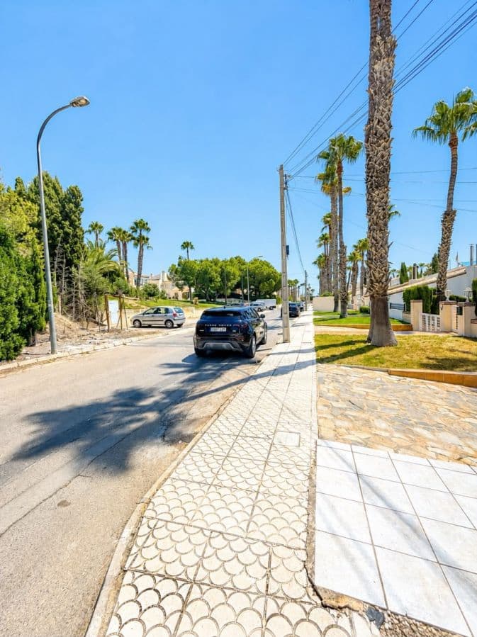 3 soveværelse Villa til salg i Filipinas med garage - € 529.995 (Ref: 10005839)