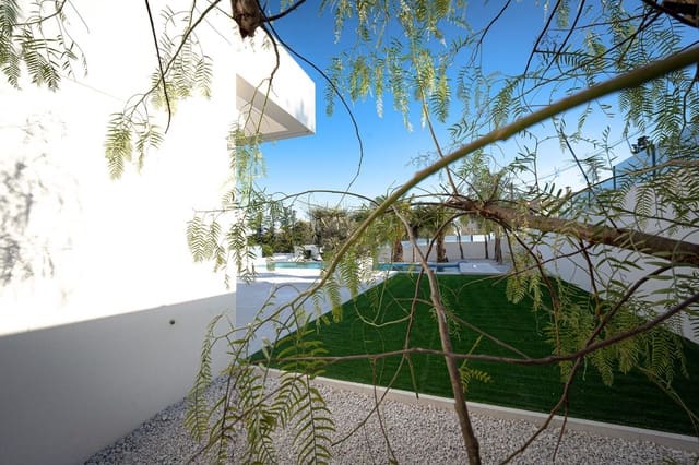 4 bedroom Villa for sale in Rojales with pool - € 1,590,000 (Ref: 10005842)