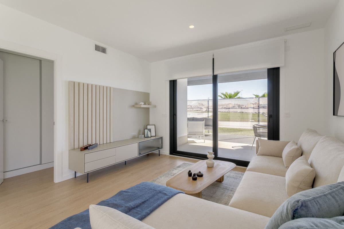 2 soveværelse Lejlighed til salg i Torrevieja med swimmingpool - € 330.000 (Ref: 10005855)